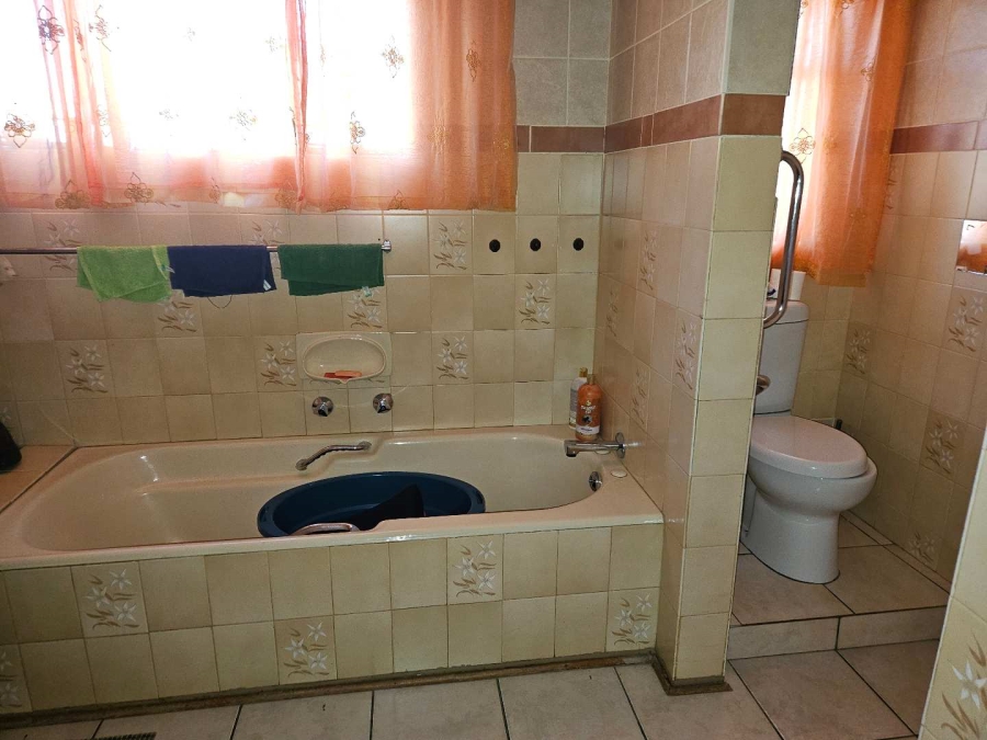 To Let 3 Bedroom Property for Rent in Verwoerdpark Northern Cape